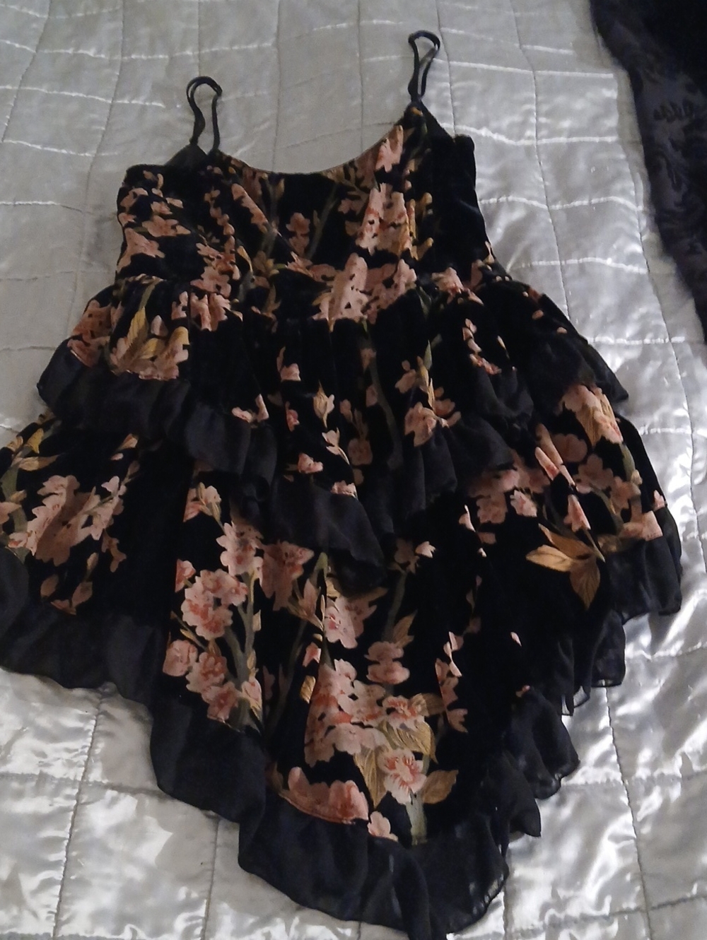 NWOT Widow Magical Hearts by Dolls Kill Velvet Tiered Asymmetrical Mini Dress L